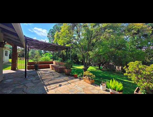 FARM FOR SALE IN ZONNEHOEWE